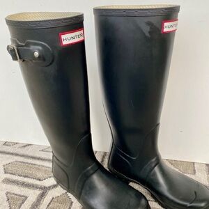 Hunter Classic Black Rain Boots